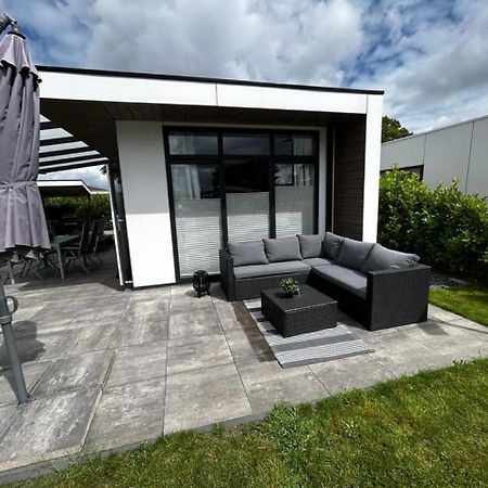 Ferienhaus / Chalet / Bungalow Am See, Holland, Niederlande, Lathum エクステリア 写真