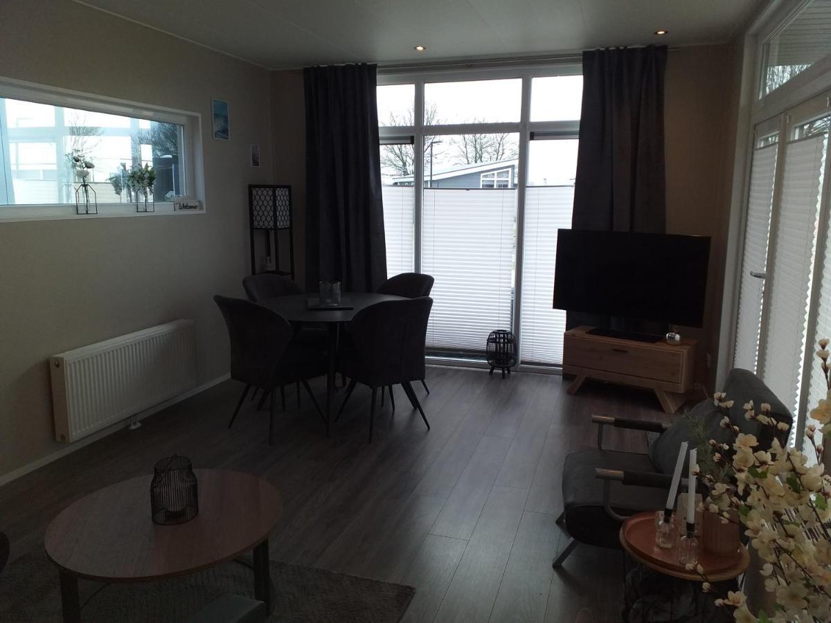 Ferienhaus / Chalet / Bungalow Am See, Holland, Niederlande, Lathum エクステリア 写真