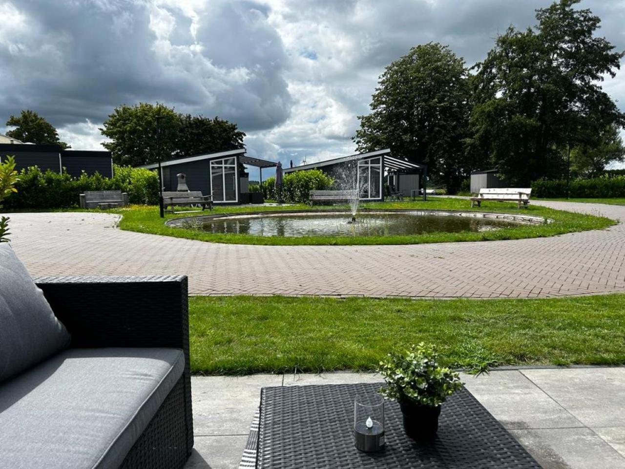 Ferienhaus / Chalet / Bungalow Am See, Holland, Niederlande, Lathum エクステリア 写真