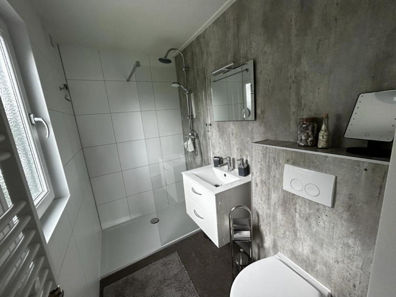 Ferienhaus / Chalet / Bungalow Am See, Holland, Niederlande, Lathum エクステリア 写真